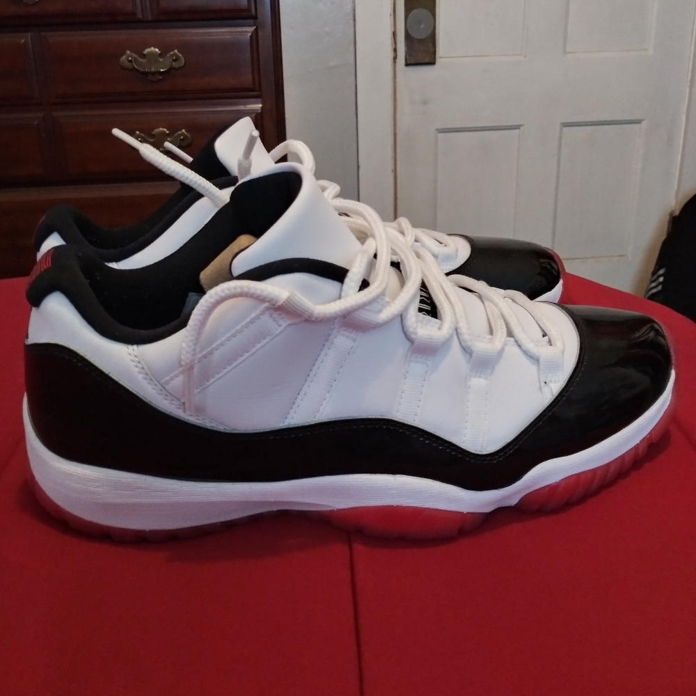 Retro Jordans / Nikes